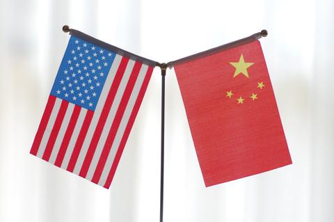 移り気な米国、予測不能な中国