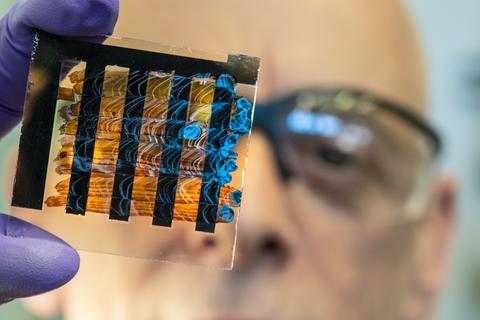 ペロブスカイト太陽電池の大量導入は正しい戦略なのか？