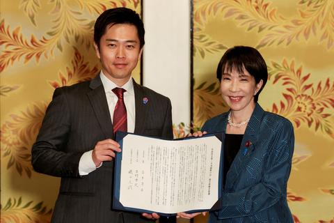 外交安保、こうも違うのか